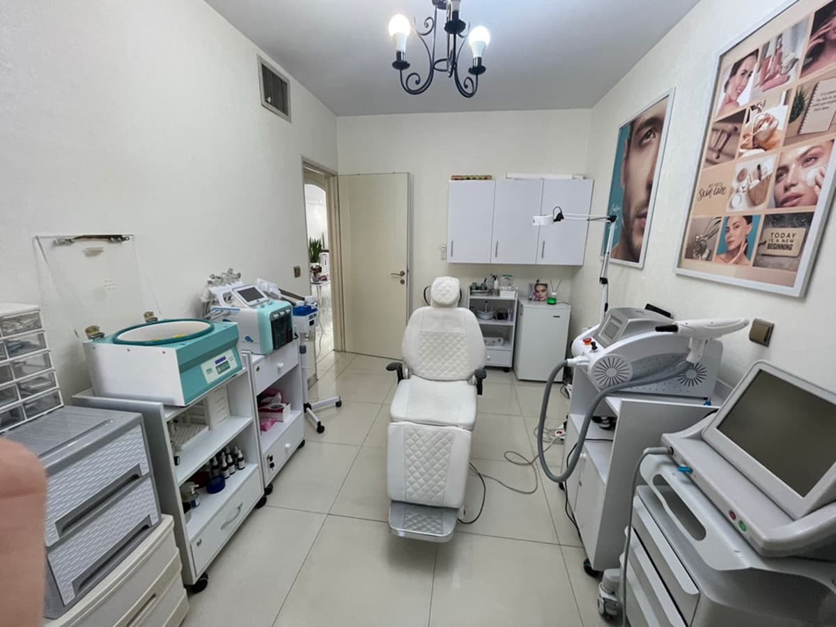 دکتر نوشین پیروی - image 1